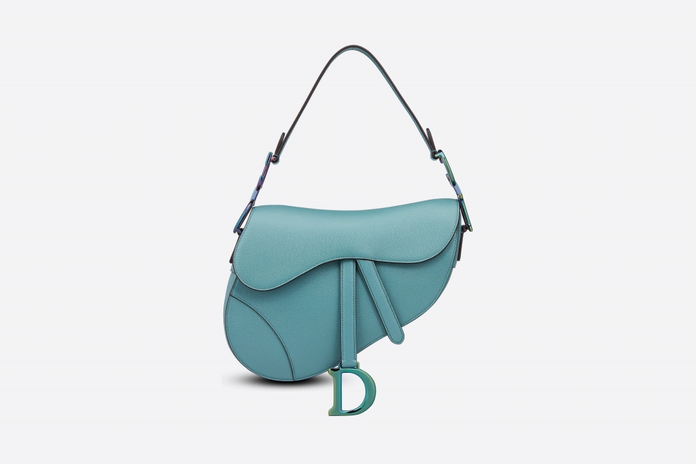 經典的Saddle Bag也換上新色。