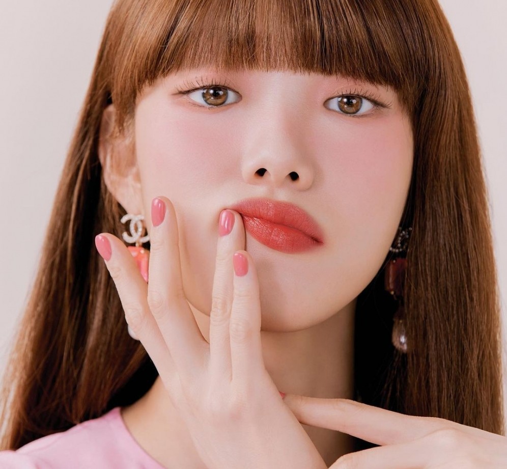 李聖經的美唇是她的標記,為她帶來不少美妝品牌青睞。