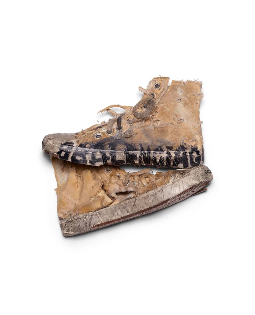 Balenciaga命名為Paris Sneaker的新作品全新登場。