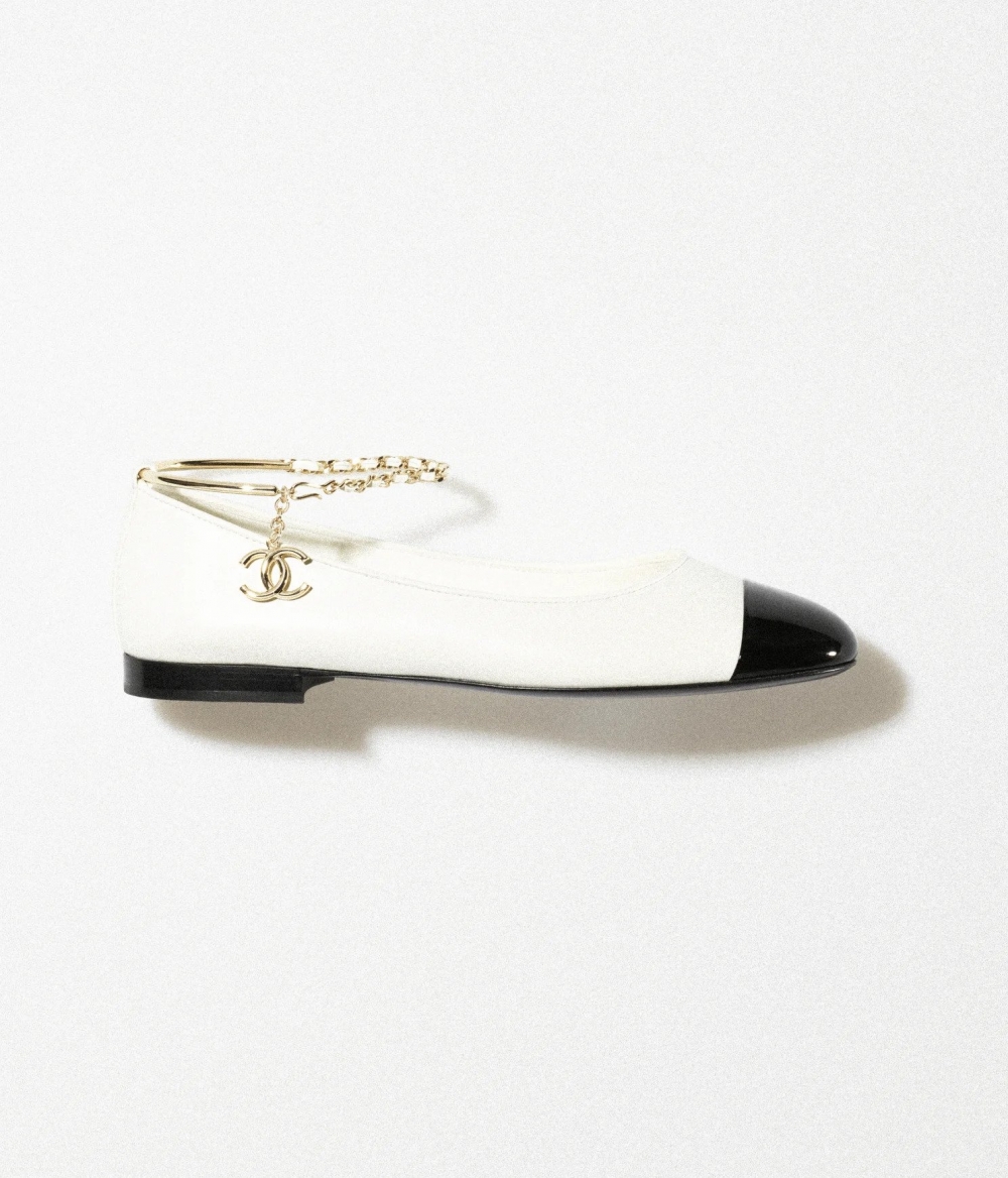 CHANEL Ballerinas-White & Black