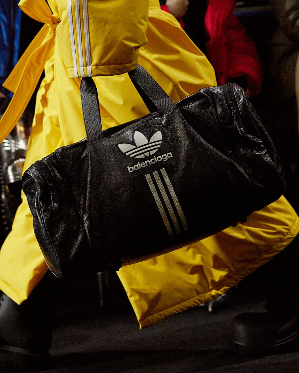 Balenciaga×adidas運動揹包。