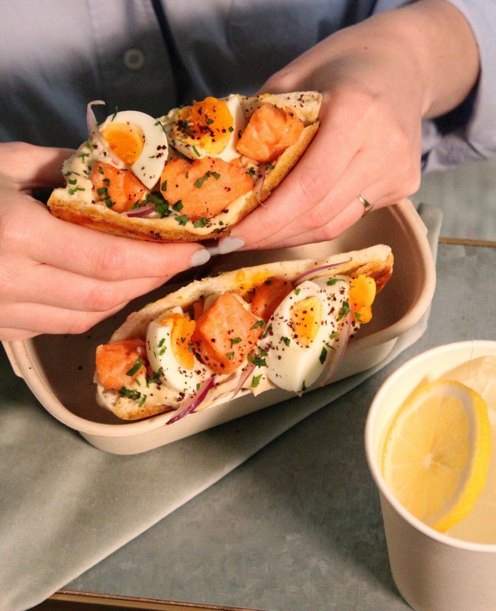 內餡是富含omega-3脂肪酸的鮭魚。