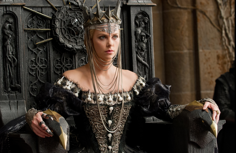 她在《Snow White and the Huntsman》中飾演邪惡皇后。