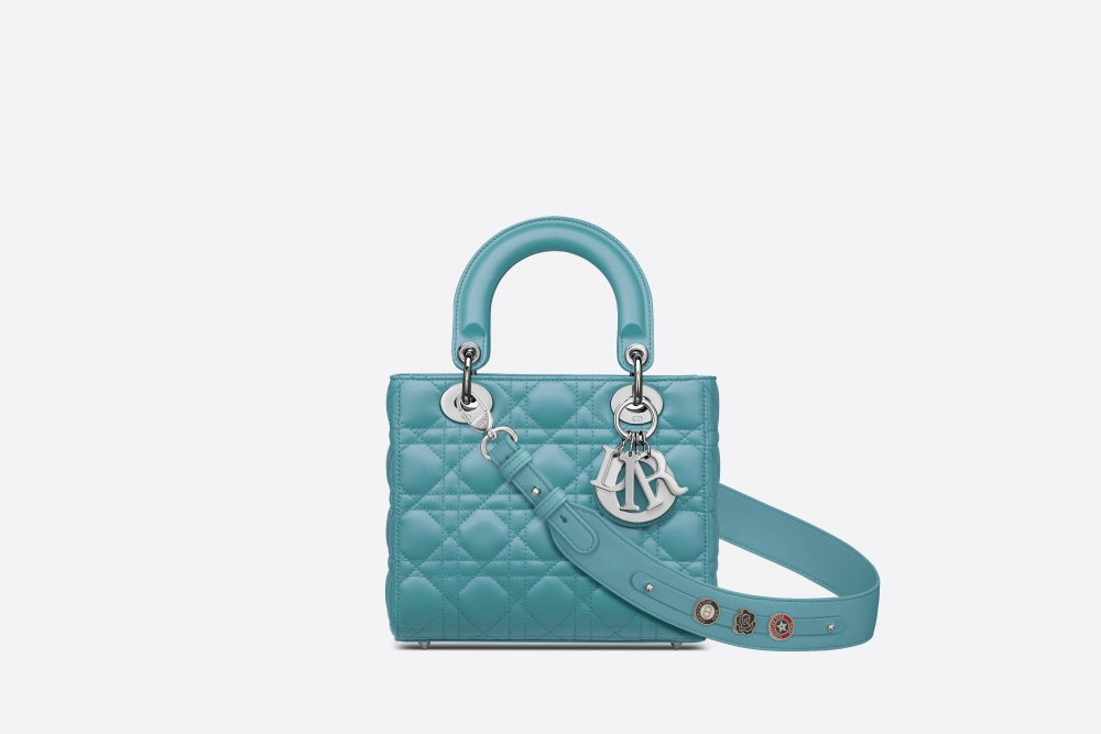 許多人的夢幻手袋,增添青春氣息的Small Lady Dior My ABCDior Bag。