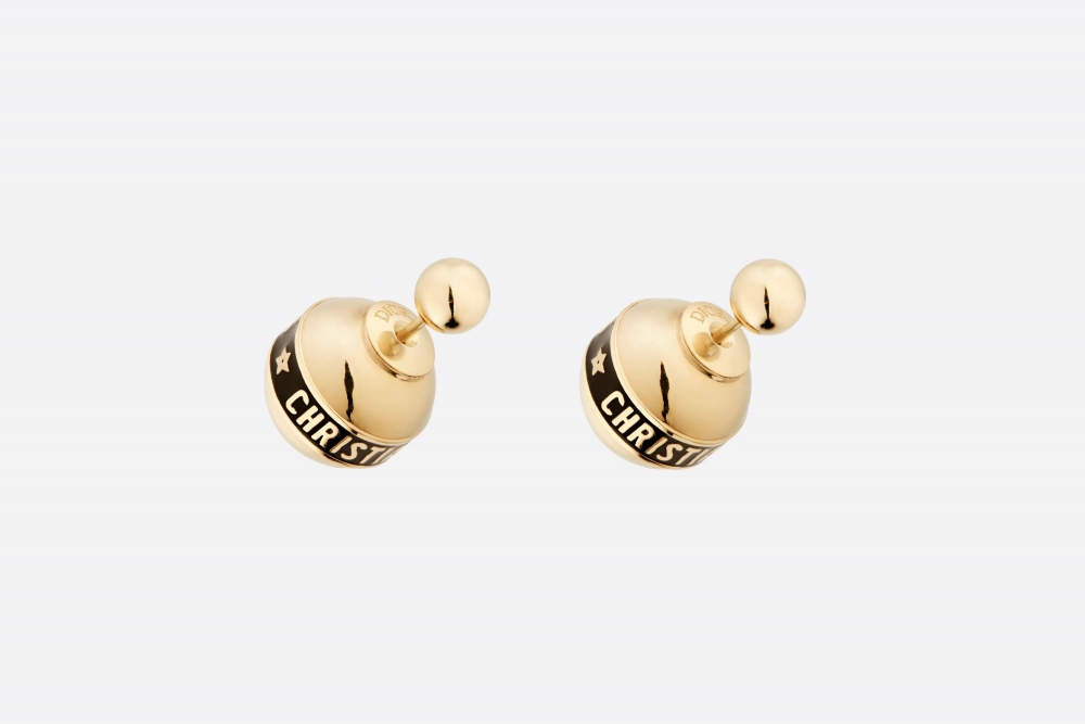Dior Tribales Earrings以金屬珍珠設計。