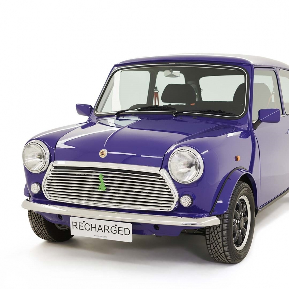 藍色的車身,讓這款車型更加摩登。