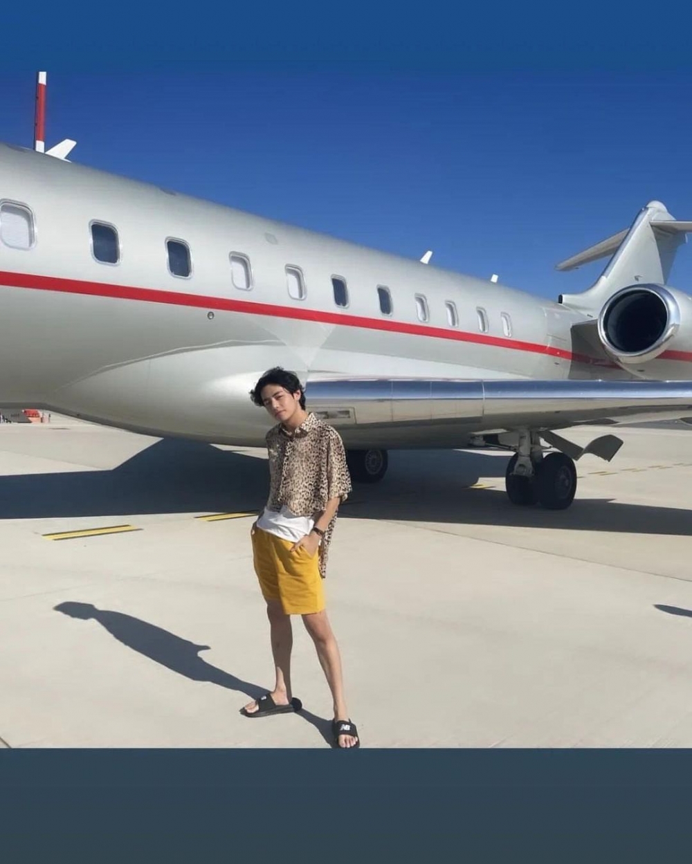 BTS V也乘坐著同台非常前往巴黎的秀場