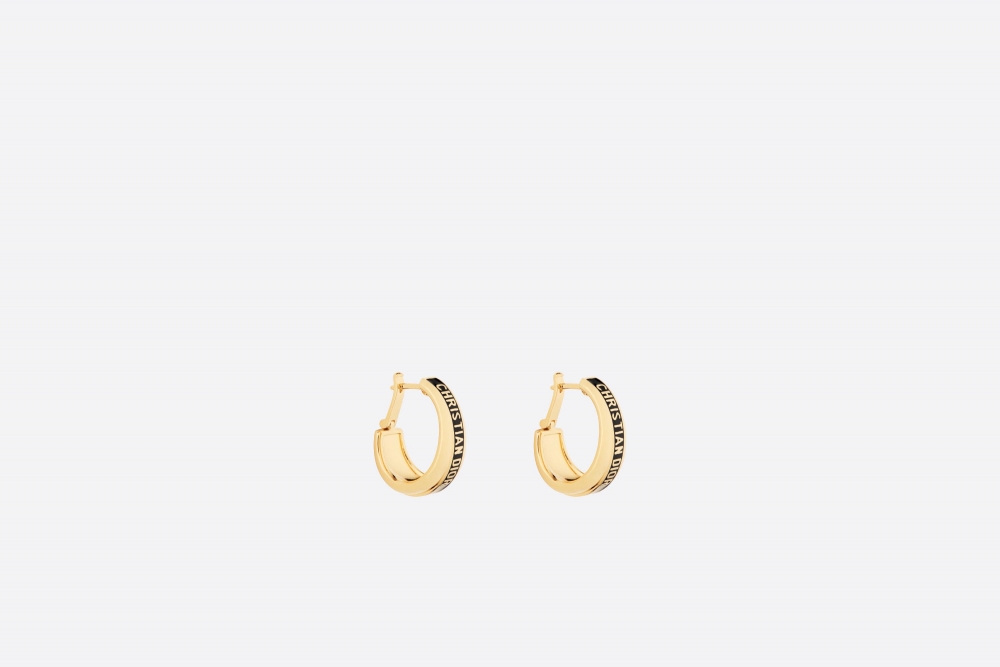 Dior Code Earrings低調精緻的設計。