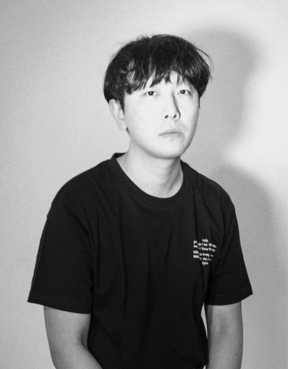 設計師Rok Hwang畢業於中央聖馬丁學院。