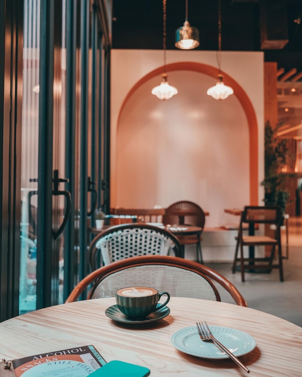 點上一杯咖啡,讓你感受愜意的氛圍。