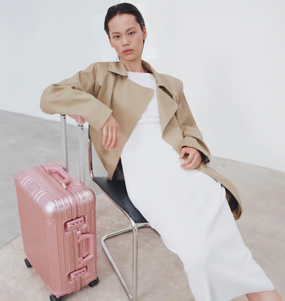 這次RIMOWA為我們帶來全新的配色。