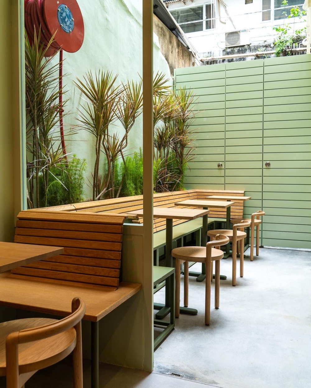 還有室外區，讓你能感受季節的溫度。