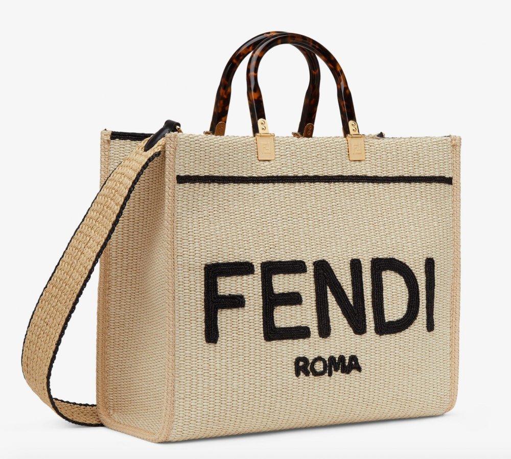 大尺寸的Fendi Sunshine Medium也附有揹帶。