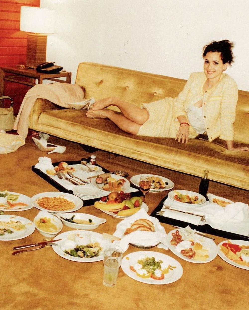 品牌2003年春夏系列首度邀請Winona Ryder作為代言人。