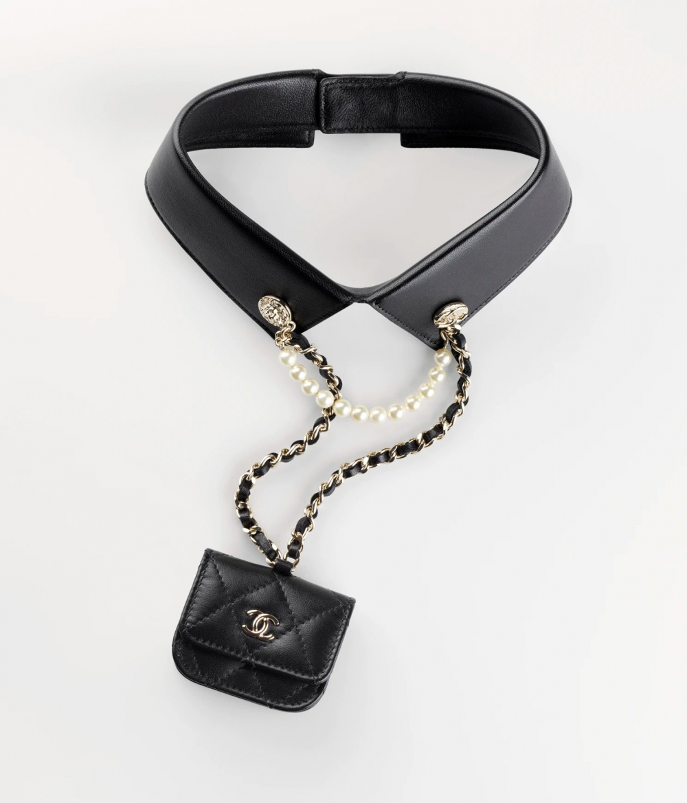 有著衣領的設計,讓這款Collar with Airpods Pro Case時髦滿分。