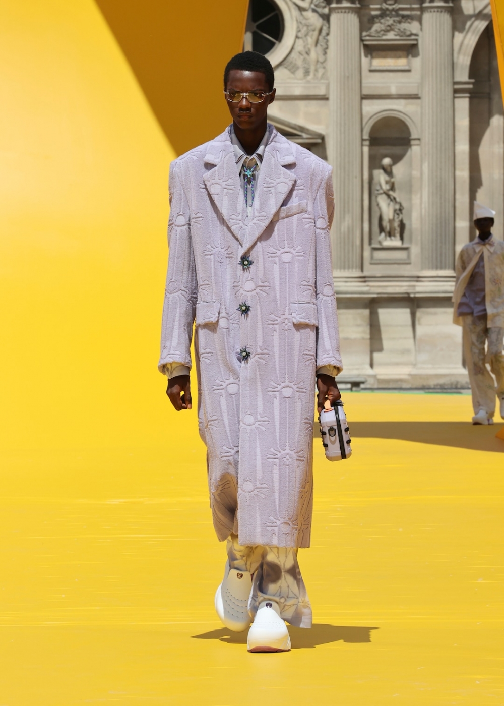 幼稚天真慢慢到成熟的精緻感。