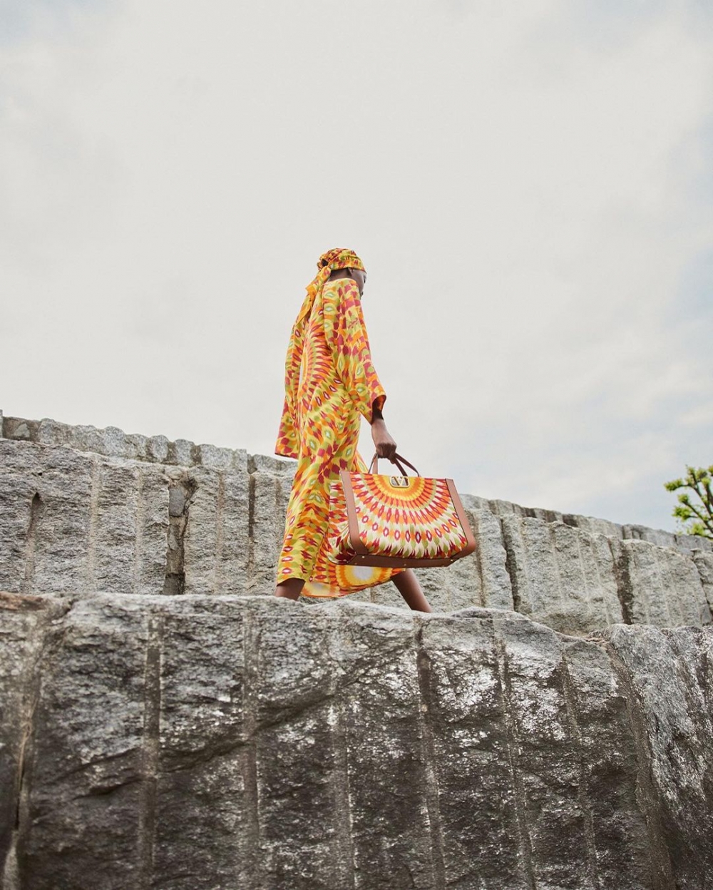 Valentino全新登場的Escape 2022系列。