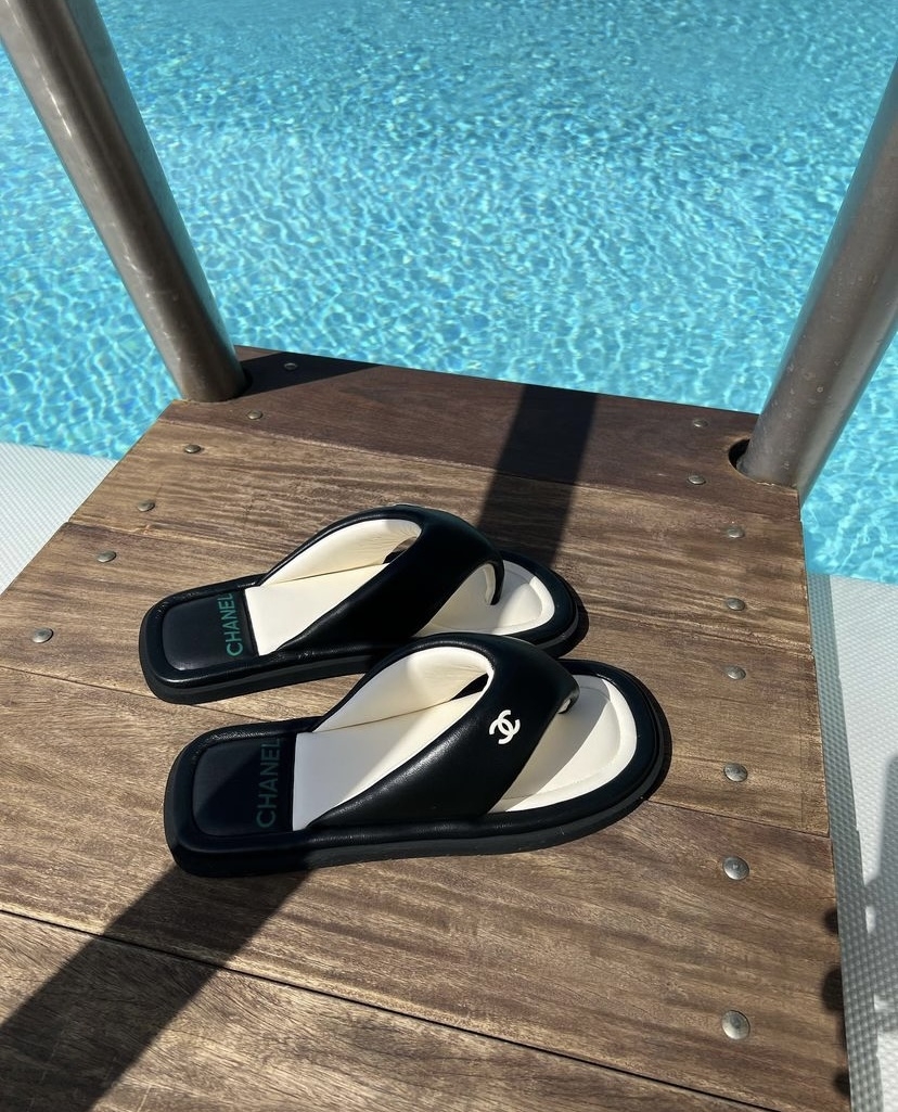 CHANEL Sandals