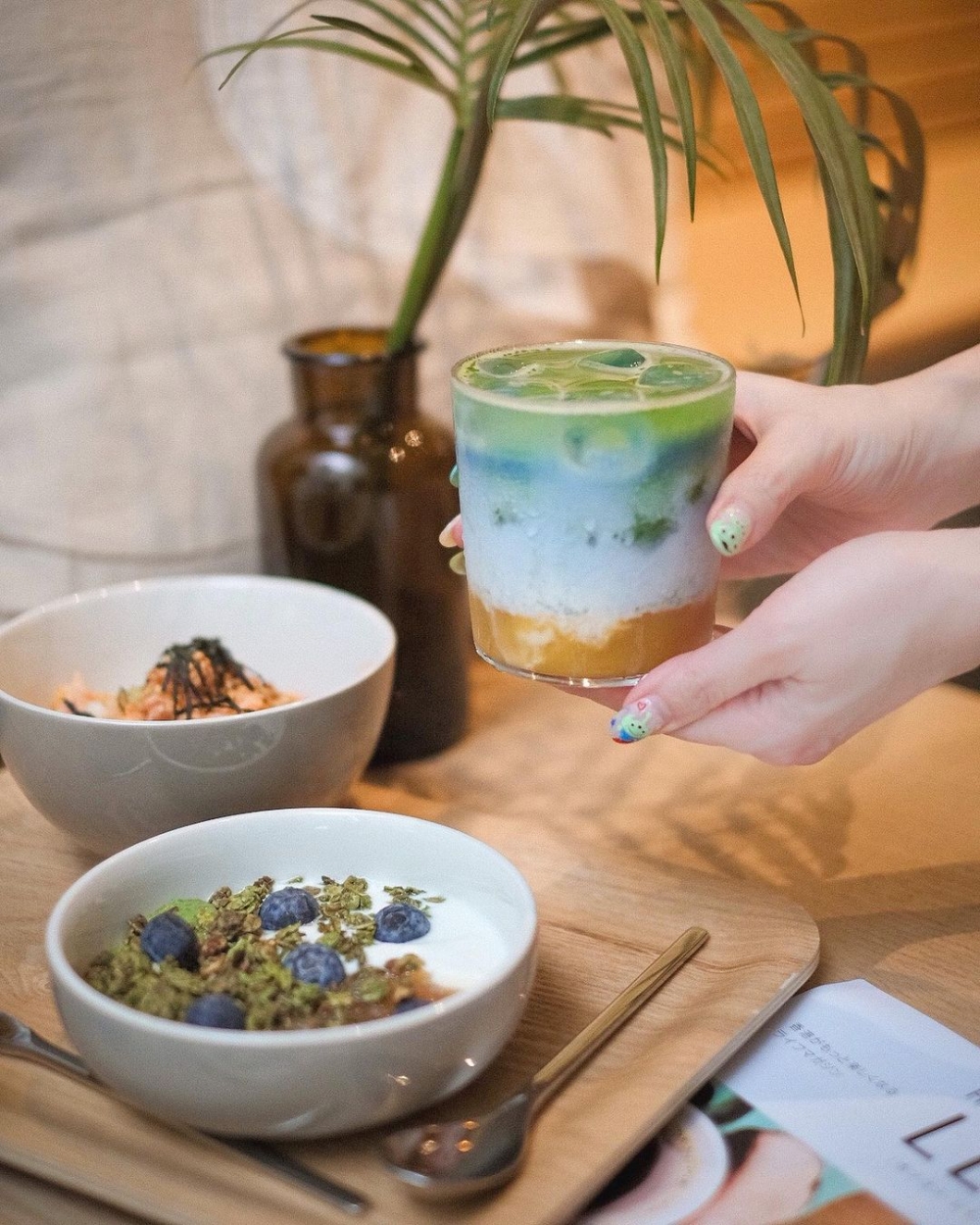 有著漸層色調的飲品，光是看著就令人滿足。