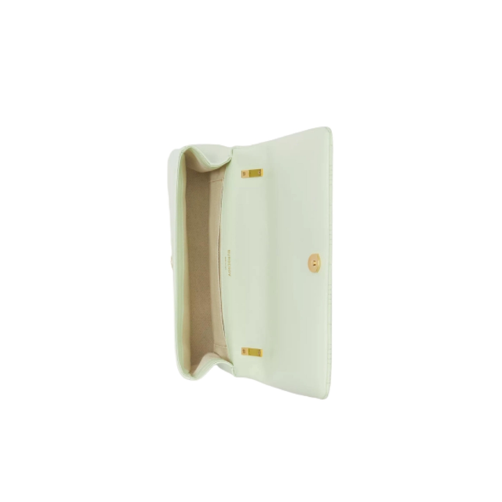 全新開心果色具有清爽視覺效果。