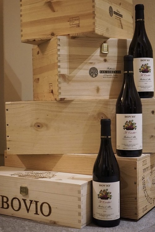 酒品經過悉心挑選。