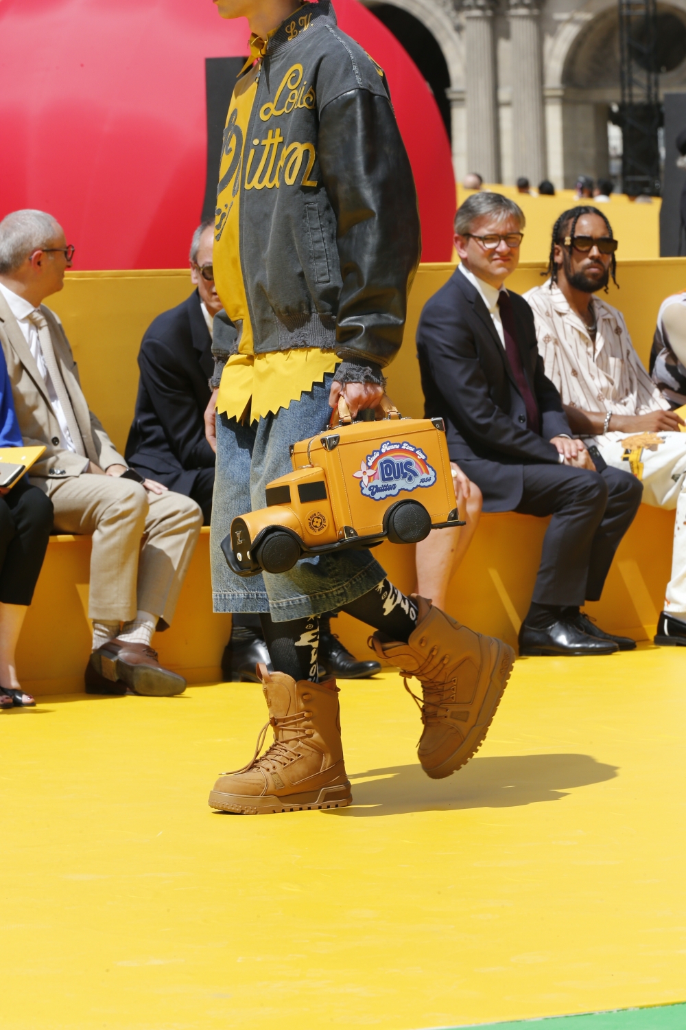 完美比例的車型包。