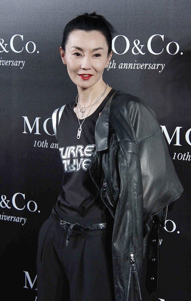 有著前衛的時尚品味，她早已成為許多人心中無可取代的女神。