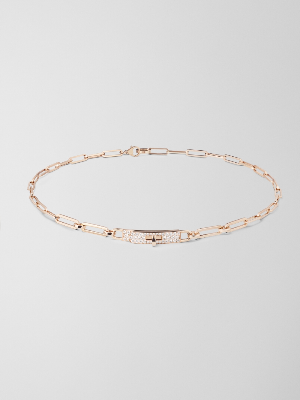 Kelly Chaine玫瑰金頸鍊（約HK$89,500）