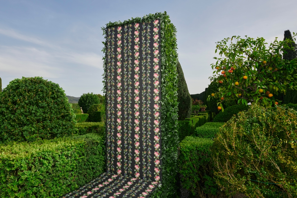 印花牆紙像變成了藝術品。