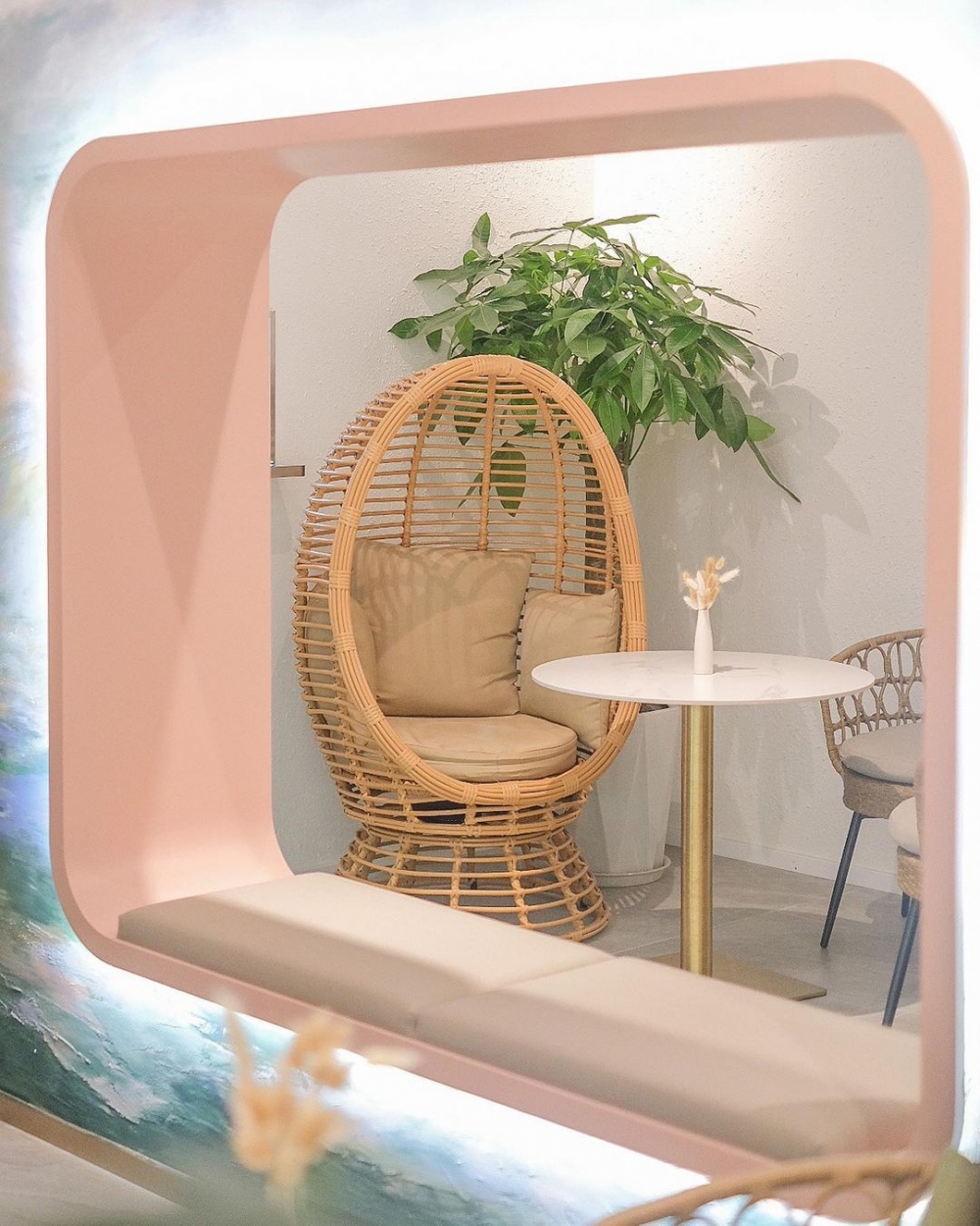 藤製家具、木製家具締造東南亞的自然美感。