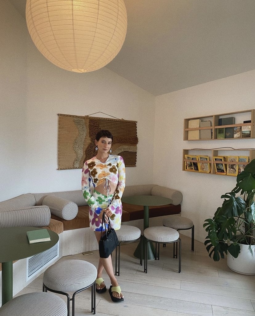 無論是乾淨或花俏圖案，挑選短版是首選。