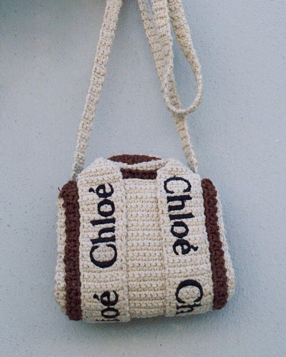 Chloé 2022秋季Nano超級迷你的手工鉤針編織款式。