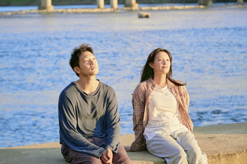 治癒人心的影集《我的出走日記》,讓兩人走紅。