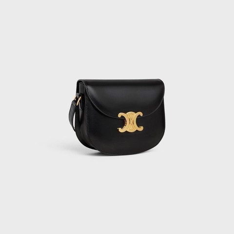 採用光滑的小牛皮製作而成。