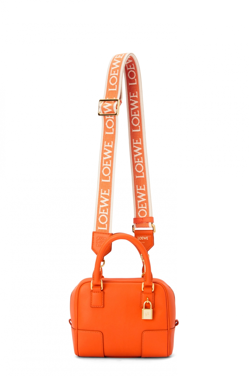 方形迷你版本，細節部分配有Anagram雕刻掛鎖。