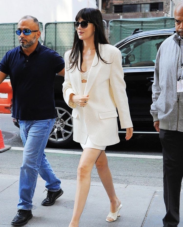 整齊的同色系穿搭,讓你質感升級。