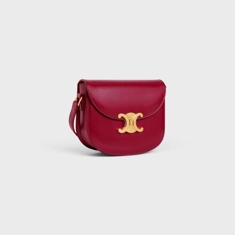 Besace Triomphe擁有流暢的外輪廓曲線。