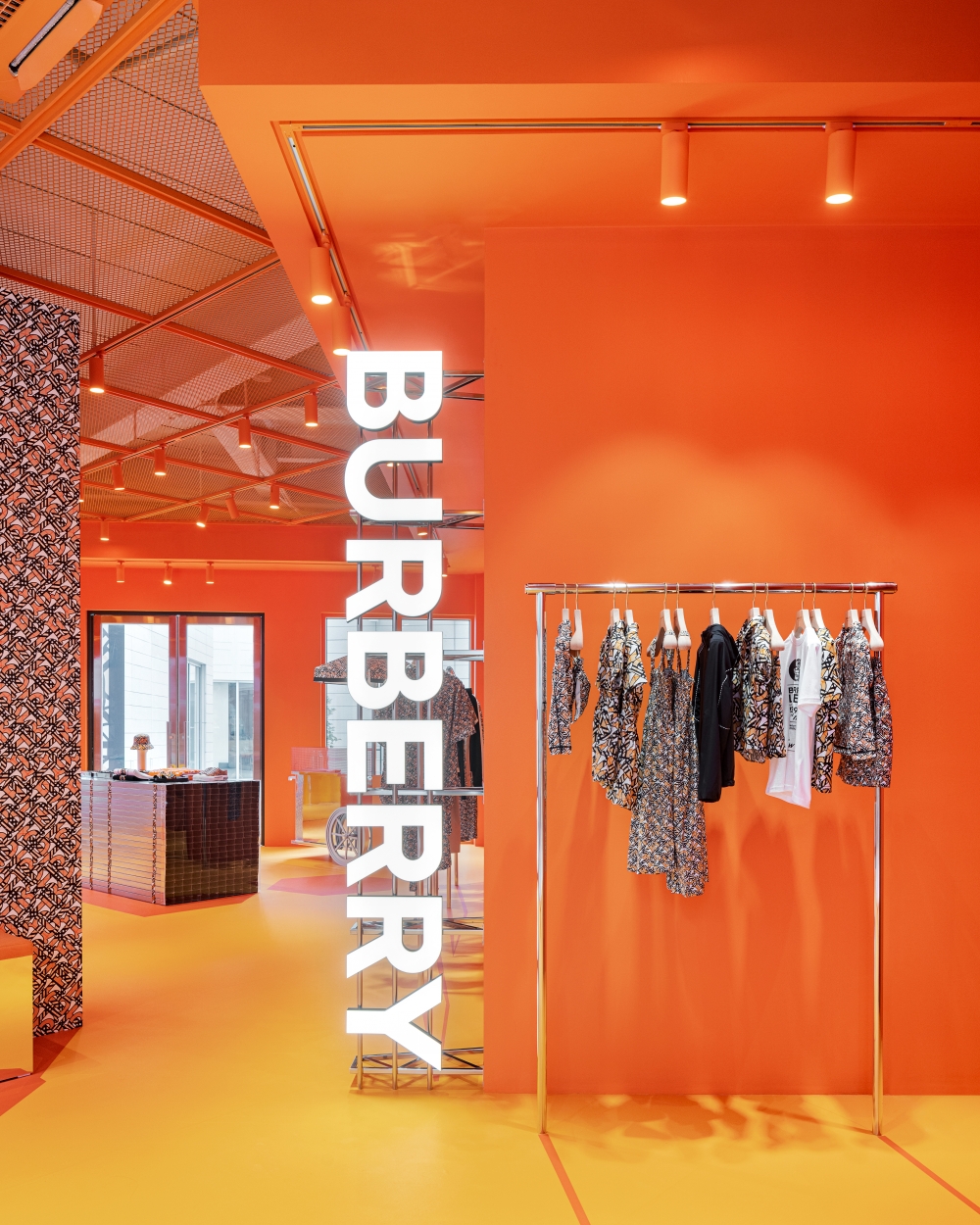 釜山Ananti Cove的Burberry限時展售空間。