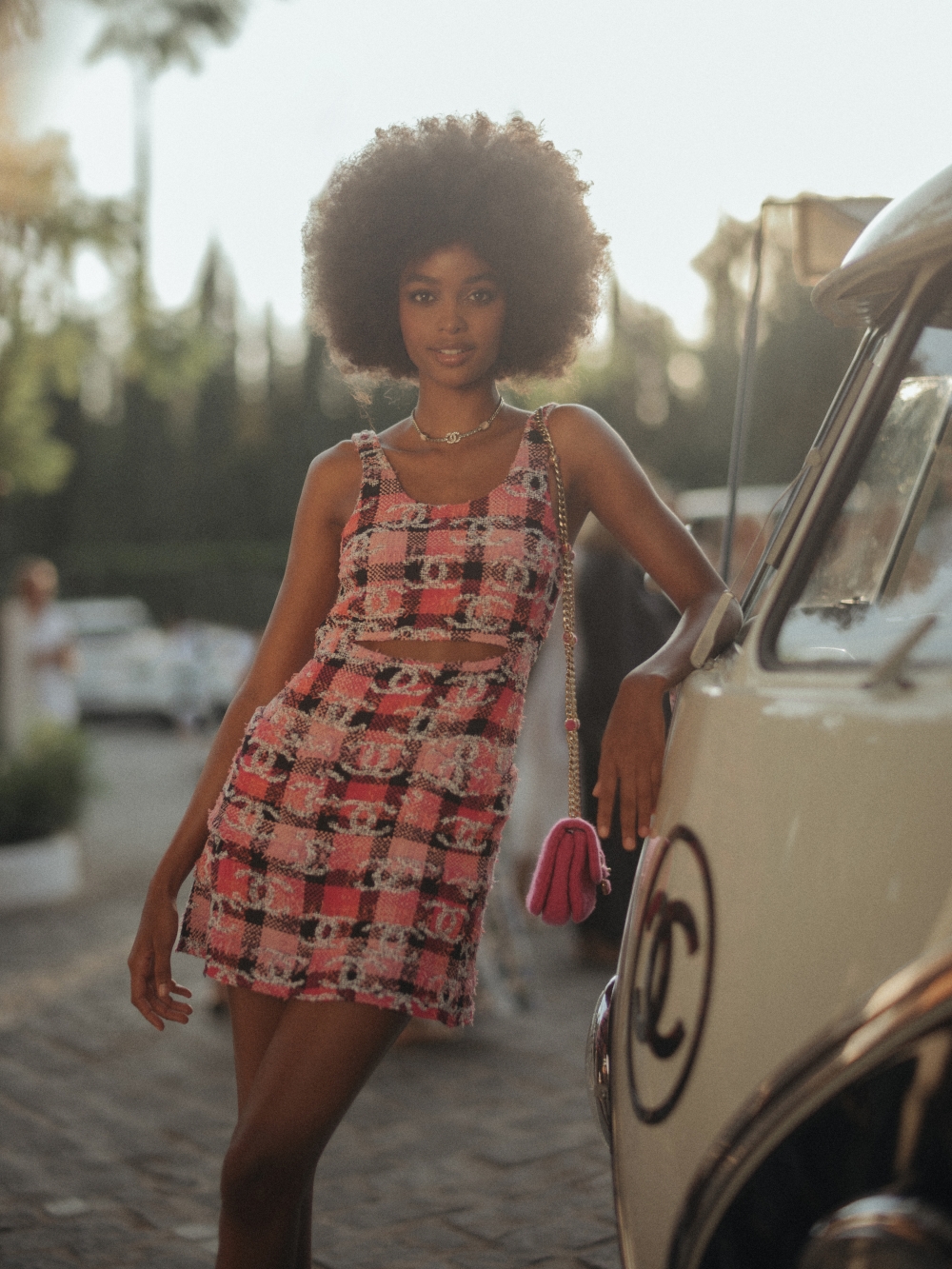 模特兒Blesnya Minher也盛裝出席活動。