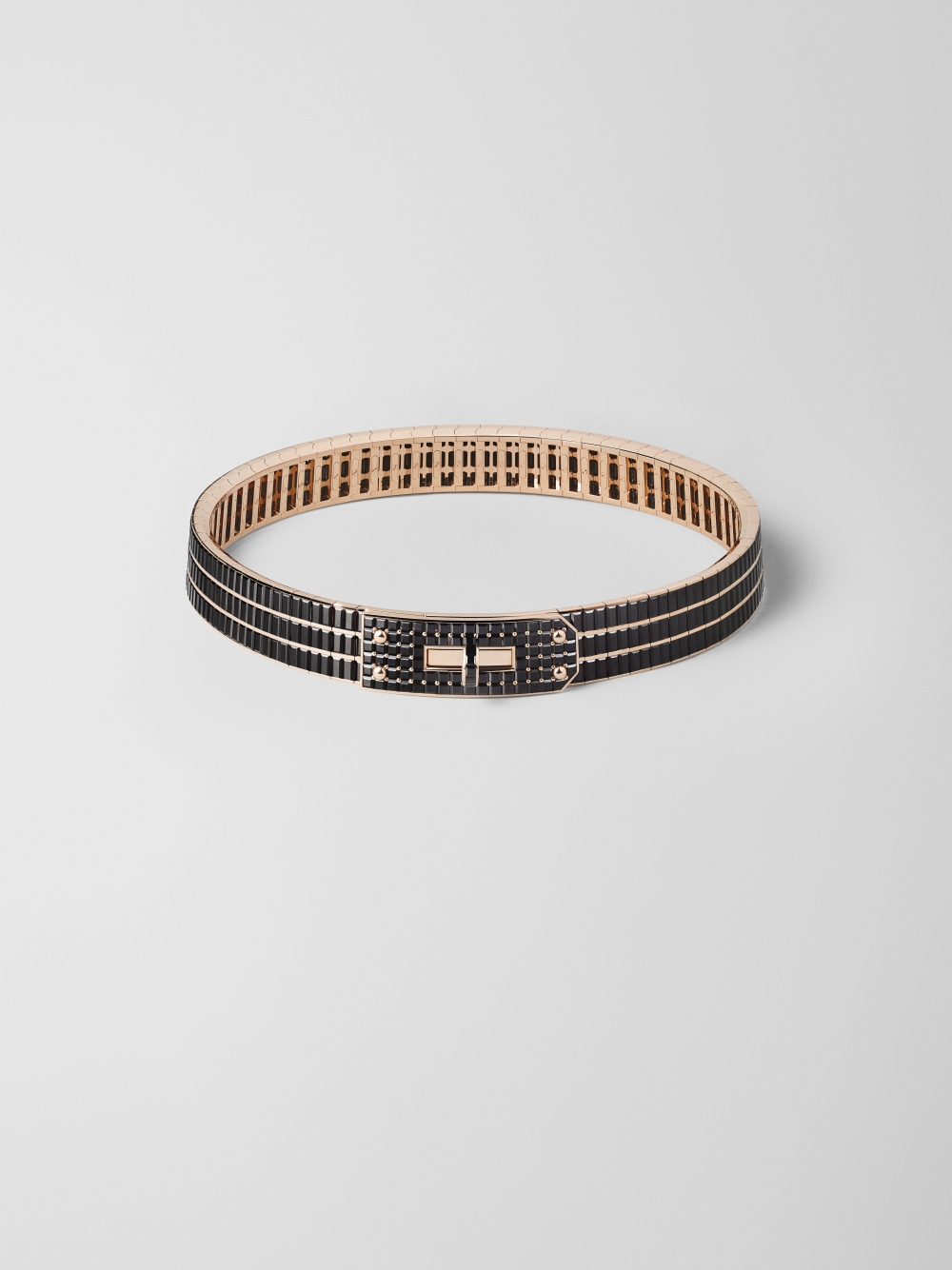 Kelly Baguettes玫瑰金鑲黑尖晶石頸鍊（約HK$3,548,100）