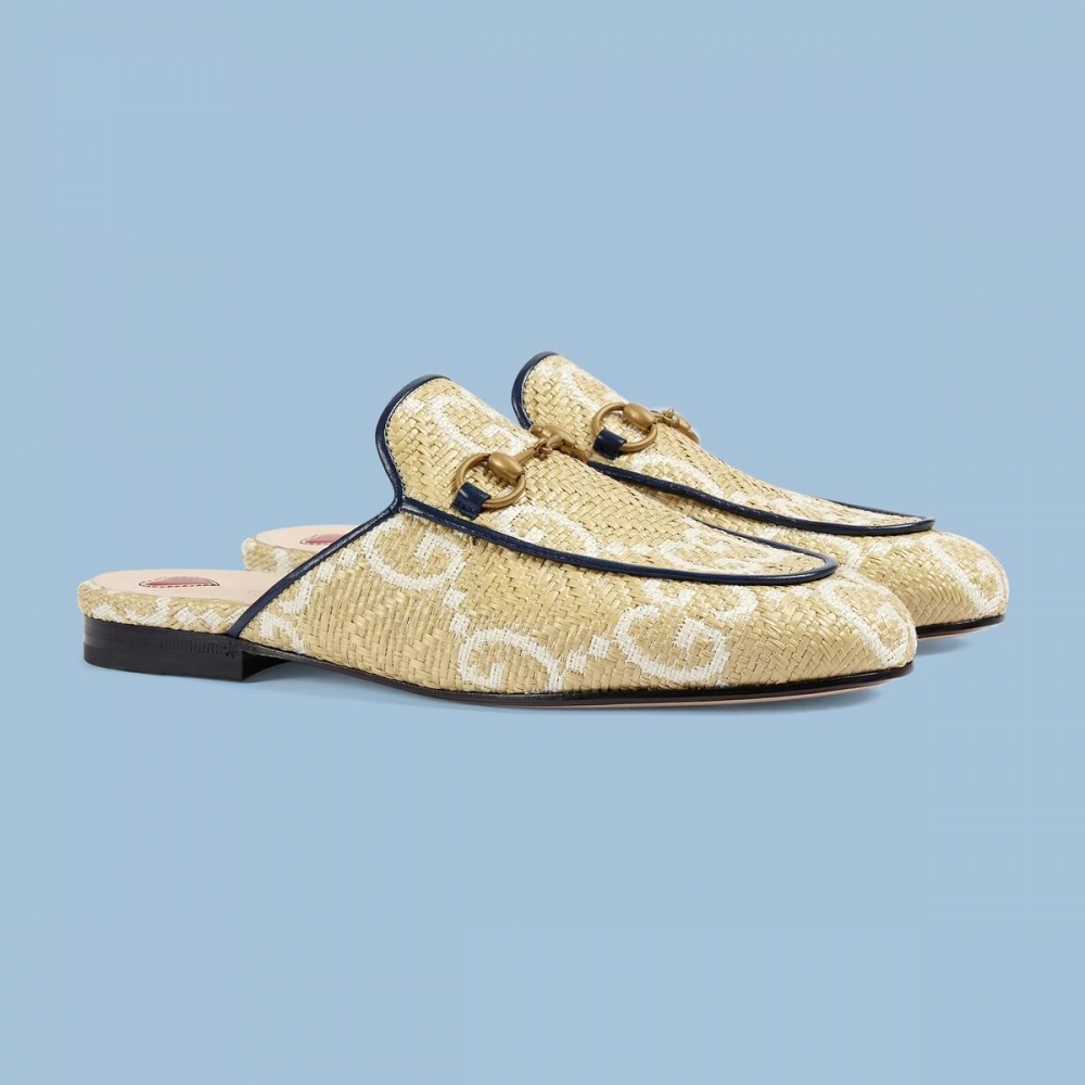 連Gucci的經典穆勒鞋也都換上新材質耀眼登場。