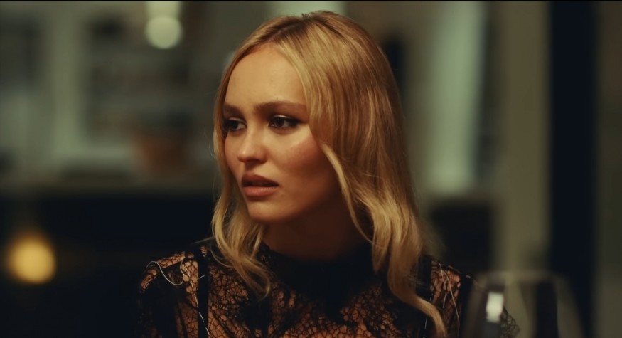 飾演流行偶像歌手的Lily-Rose Depp。