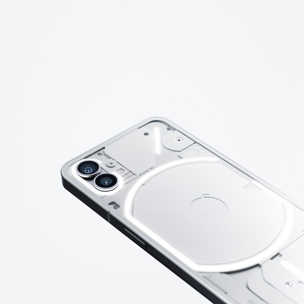 Nothing Phone (1)雙鏡頭配備兩個先進的5000萬像素感應器。