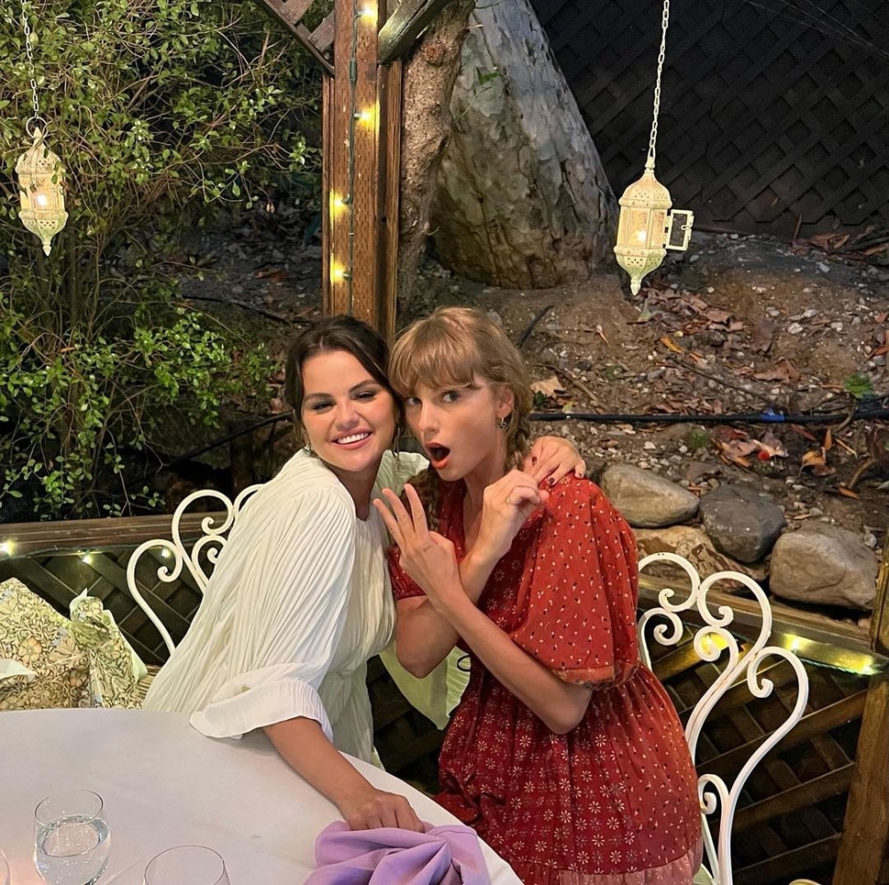 在Selena Gomez慶祝30歲生日的聚會上,Taylor Swift也有出席。