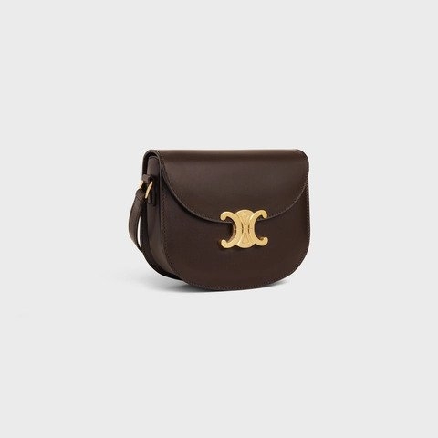 圓潤的邊緣廓形，增添了更大的容量空間。