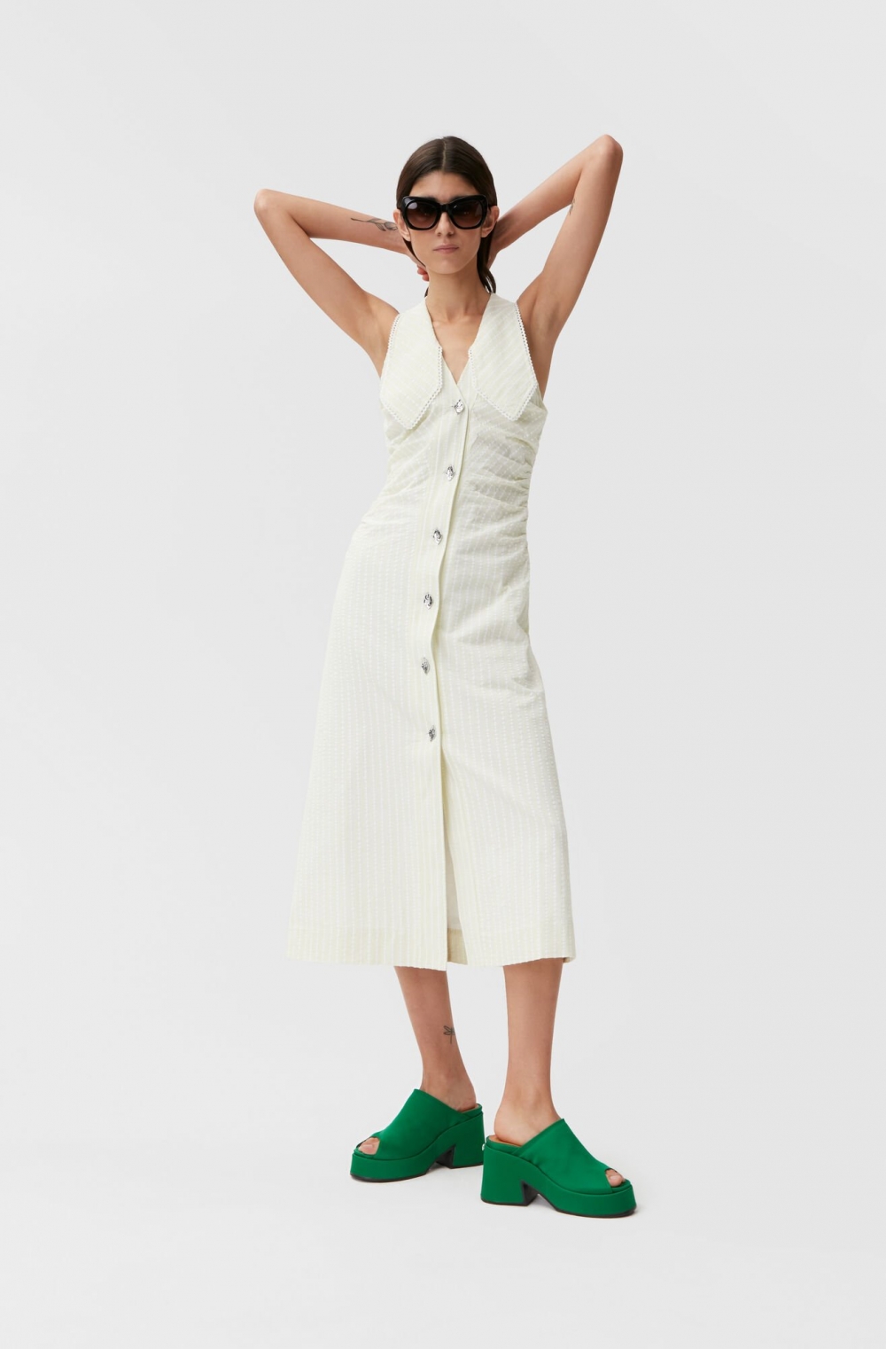 摩登的設計在日常也能選擇搭配。