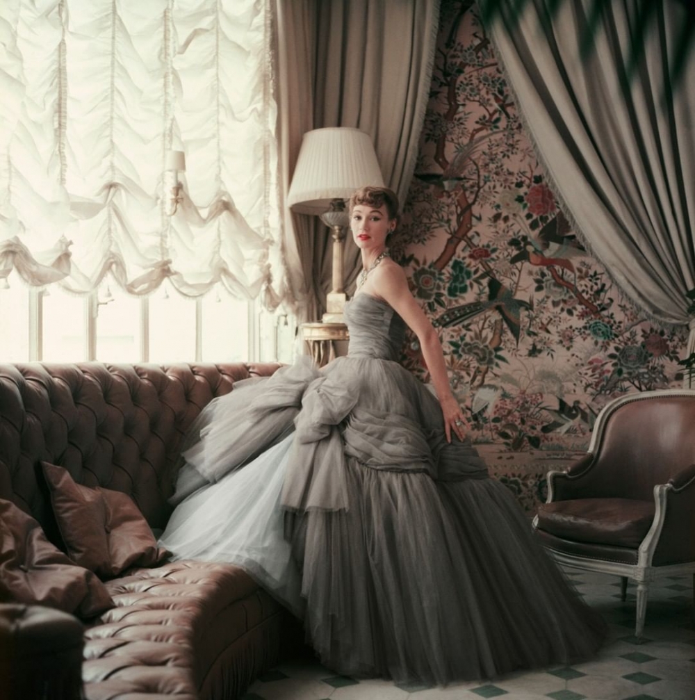Dior 1953年秋冬高級訂製系列。
