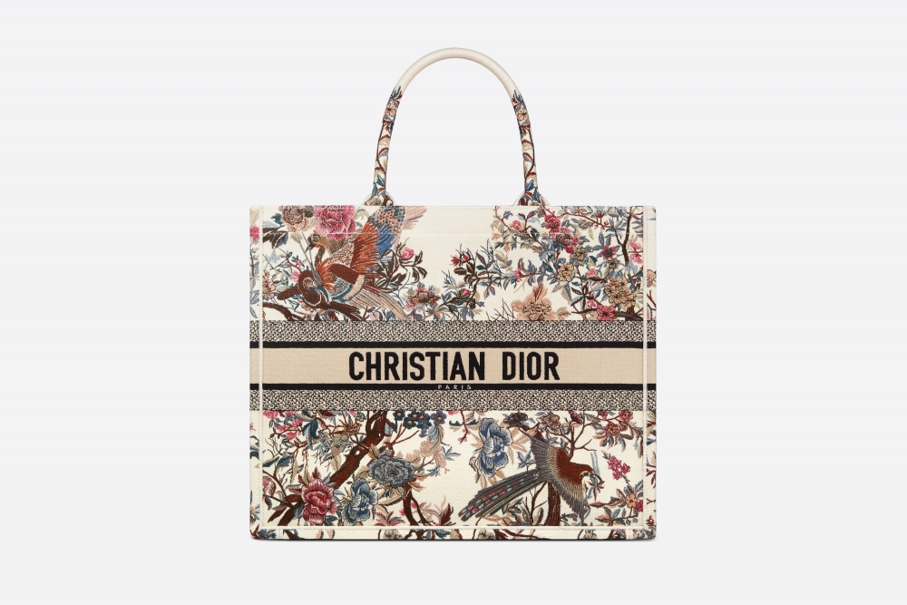Large Dior Book Tote-米白色。