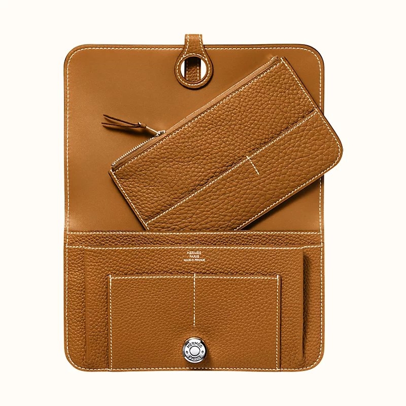 有可拆式拉鍊袋的Hermès Dogon Duo Wallet。
