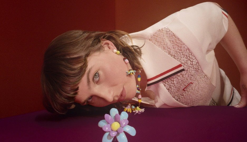 全新系列與藝術家Nathalie Djurberg和Hans Berg合作